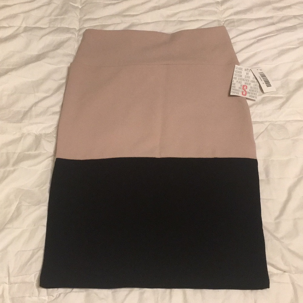 Lularoe Cassie-size Small, NWT